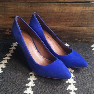 Chinese Laundry Blue Suede Pumps